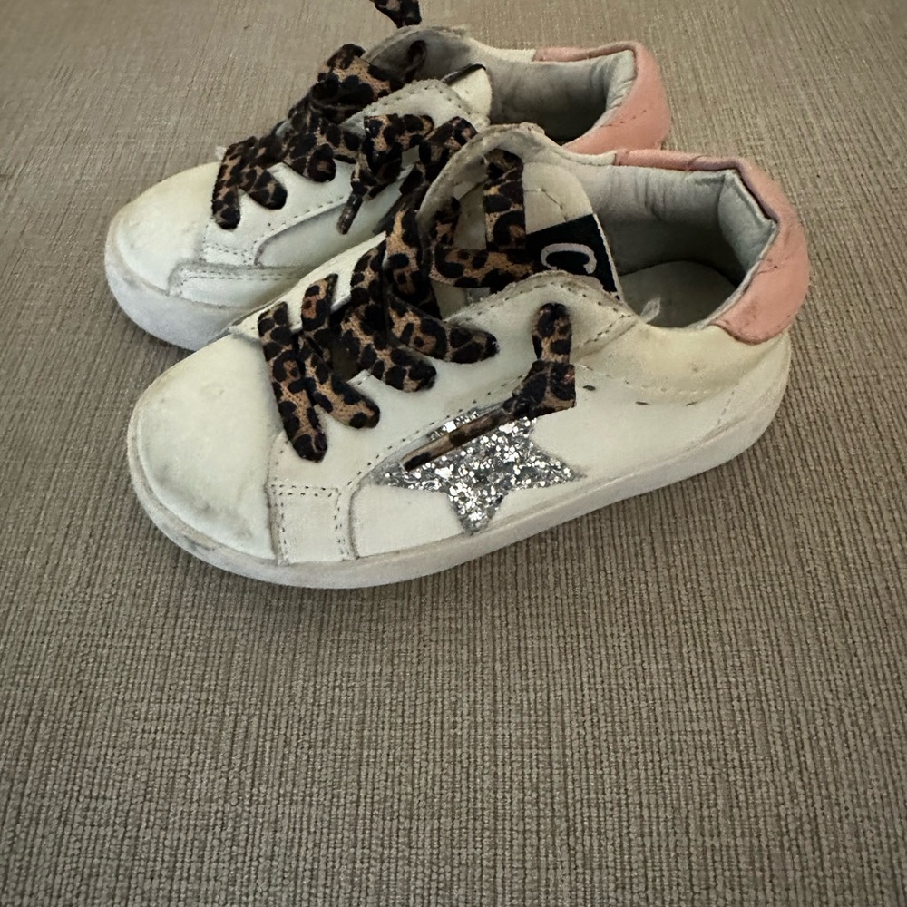 Stylish Kids' White and Pink Sneakers with Leopard Print Laces